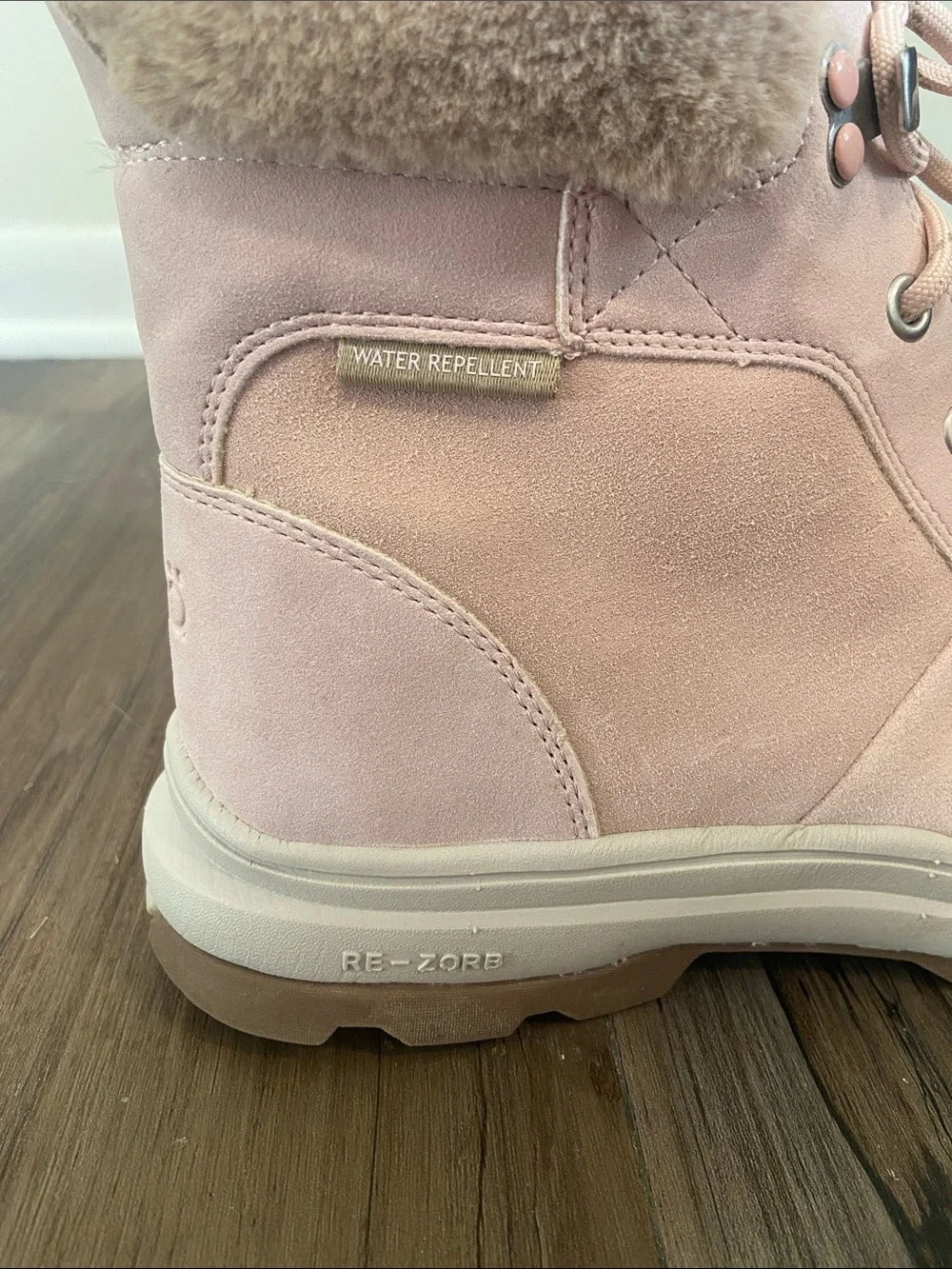 Ryka LIKE NEW size 9 light pink fur accent lace up water resistant winter boots